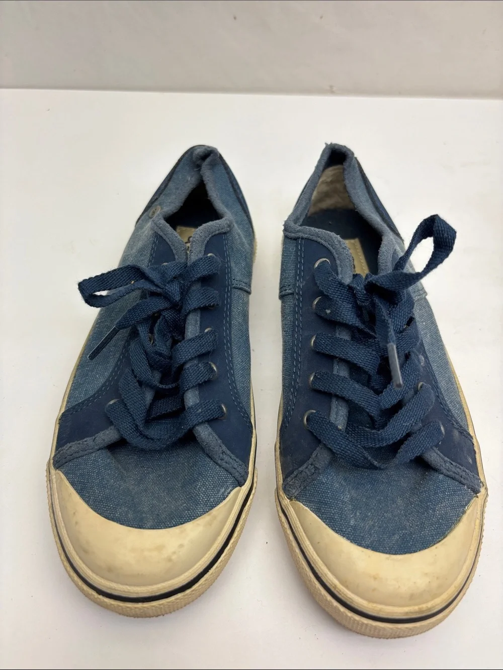 UGG Casual Low-Top Canvas Sneakers in Denim Blue, SZ 3 little girl, box 14